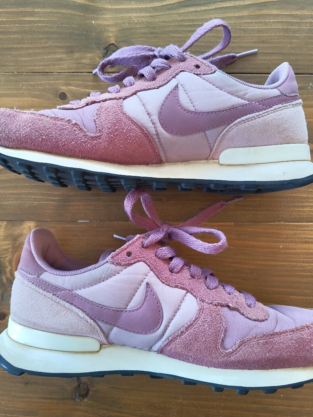 Nike Internationalist Sneakers Women’s 7.5 Mauve Purple